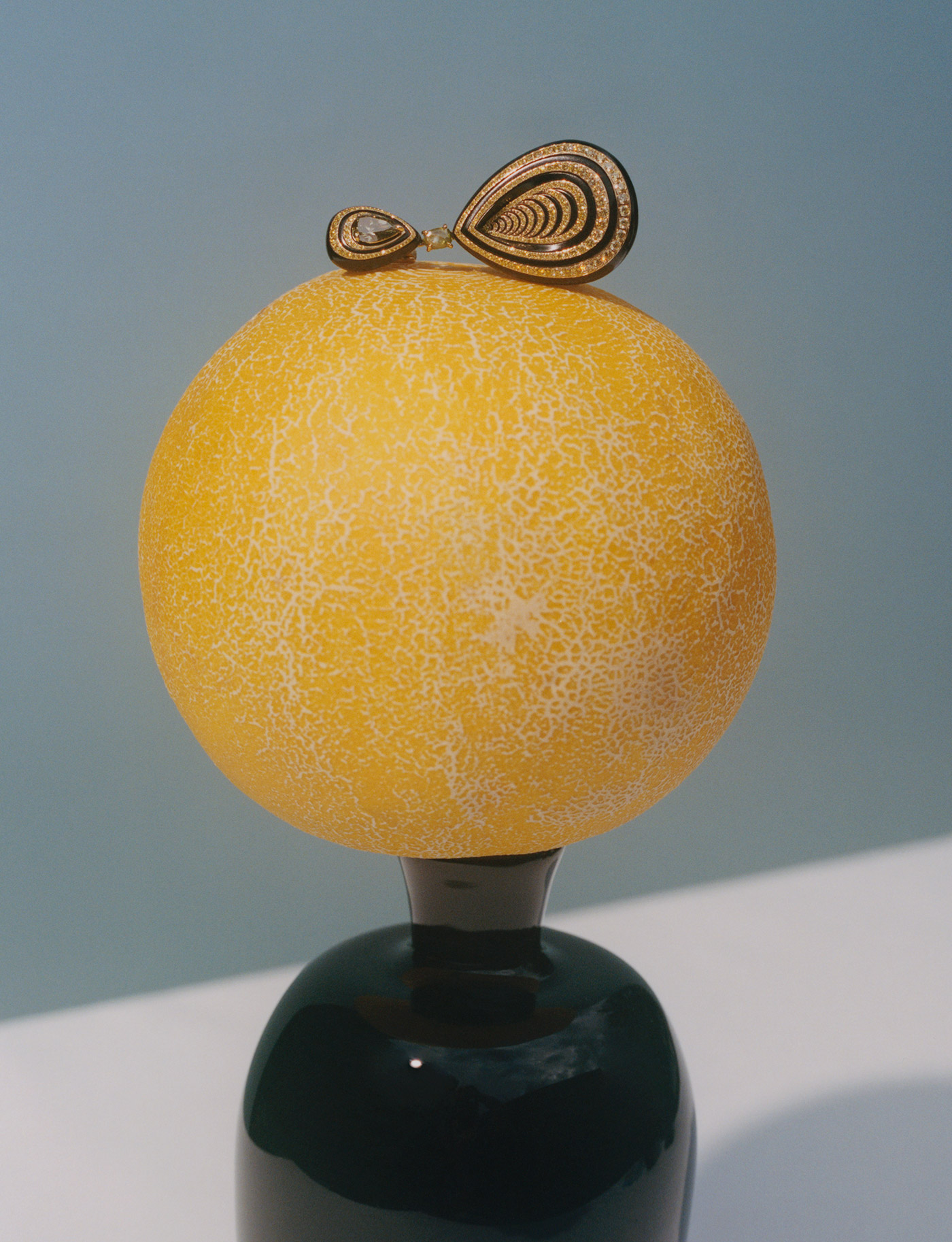 H.R DE.BEERS 08.22 05