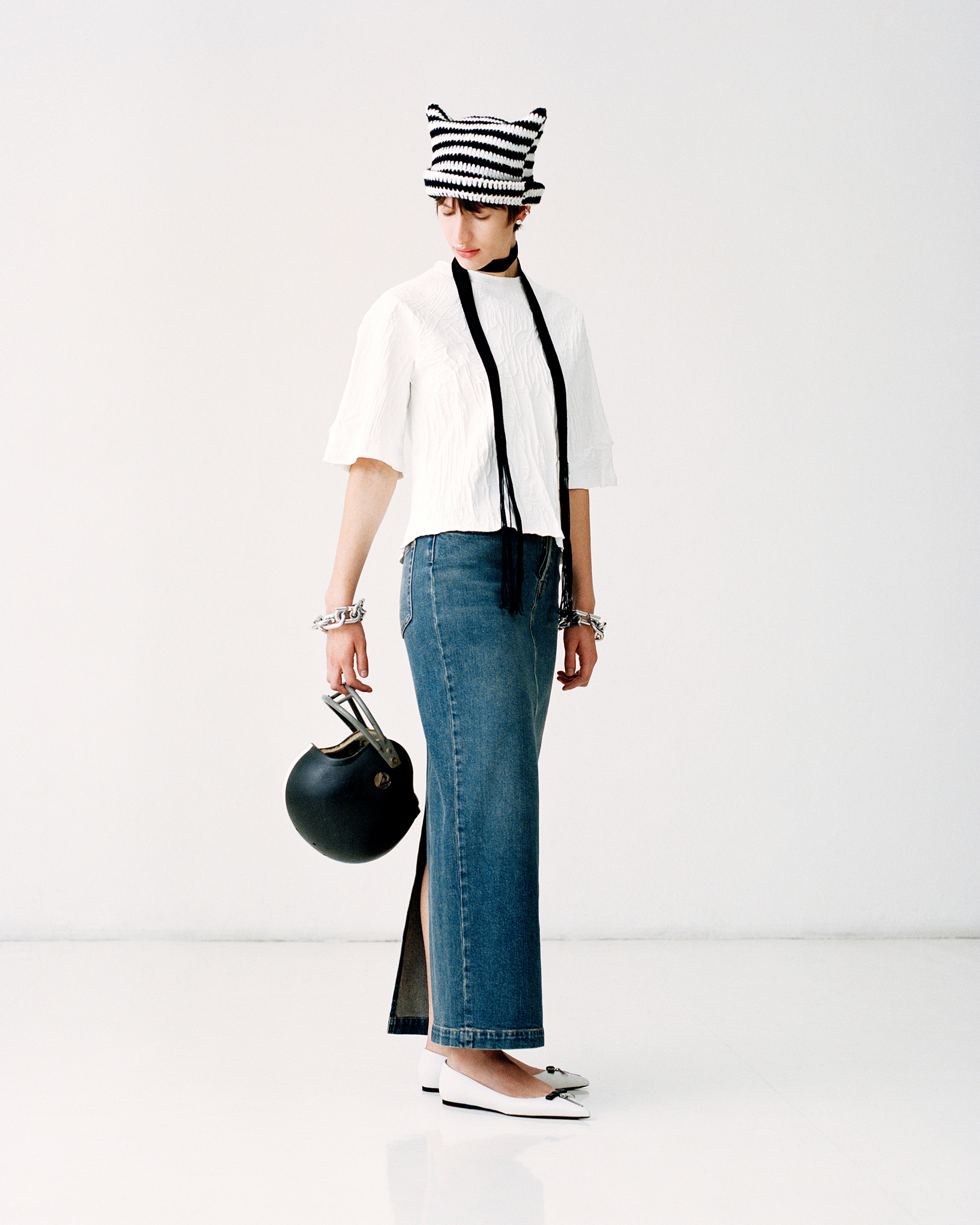 241206 TANK MAGAZINE SPRING 3F 006